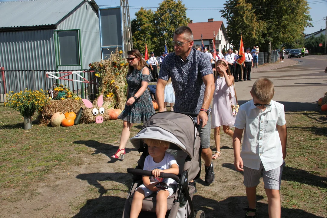 Tłumy na dożynkach w Krzywdzie. Wieńce, turniej sołectw i disco polo