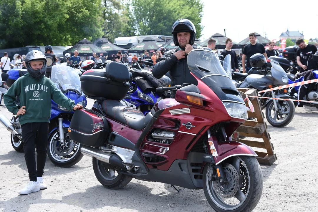 Motocykliści opanowali Łuków. Część I