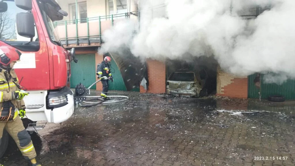 Lublin: Pożar bloku przy ul. Relaksowej. Nadzór Budowlany sprawdzi czy można tam mieszkać