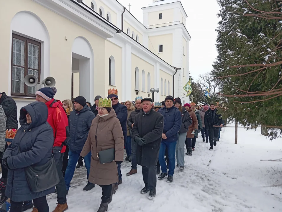 Parafianie z Wilczysk w Orszaku Trzech Króli