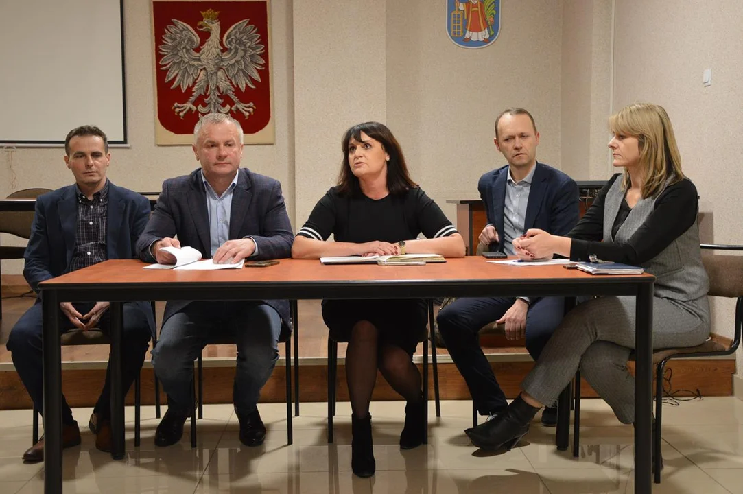 Spotkanie mieszkańców, radnych, władz powiatu i gminy Karczmiska w sprawie przebudowy drogi powiatowej Głusko - Wolica