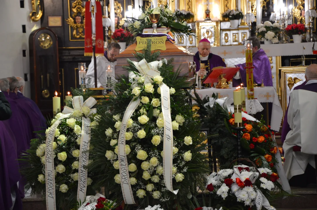 Pogrzeb ks. Leona Pietronia w Chodlu