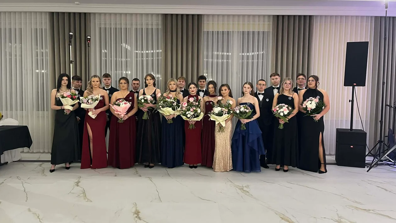 Sto dni do matury. Bal maturzystów ZSZ nr 2 im. Leona Wyczółkowskiego (zdjęcia, video) - Zdjęcie główne