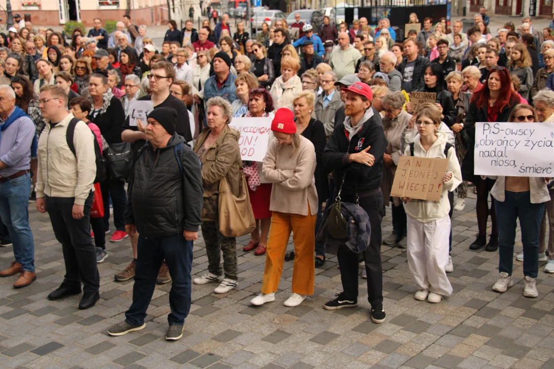 "Ani jednej więcej". Protest w Lublinie po śmierci ciężarnej Doroty