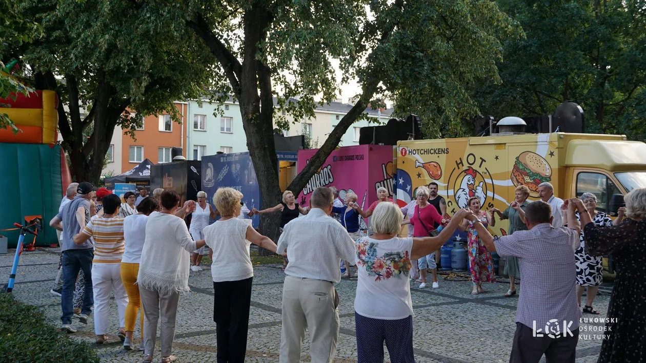 Żarciowozy i potańcówka w Łukowie