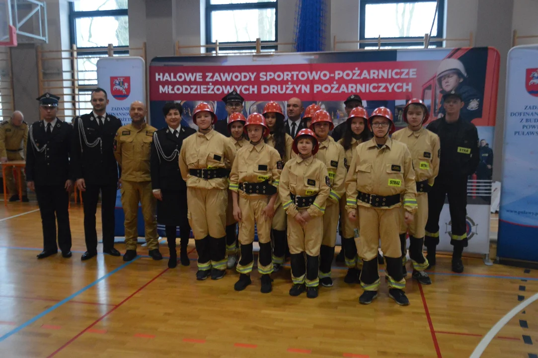 Halowe młodzieżowe zawody sportowo-pożarnicze w Górze Puławskiej