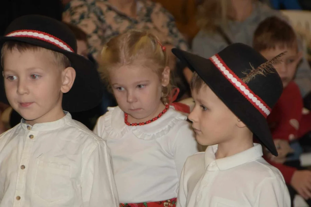 Kiermasz bożonarodzeniowy w Adamowie