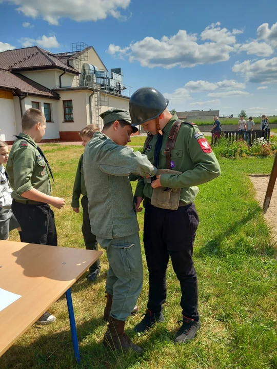 Młodzi pasjonaci zaprosili kolegów na piknik historyczny