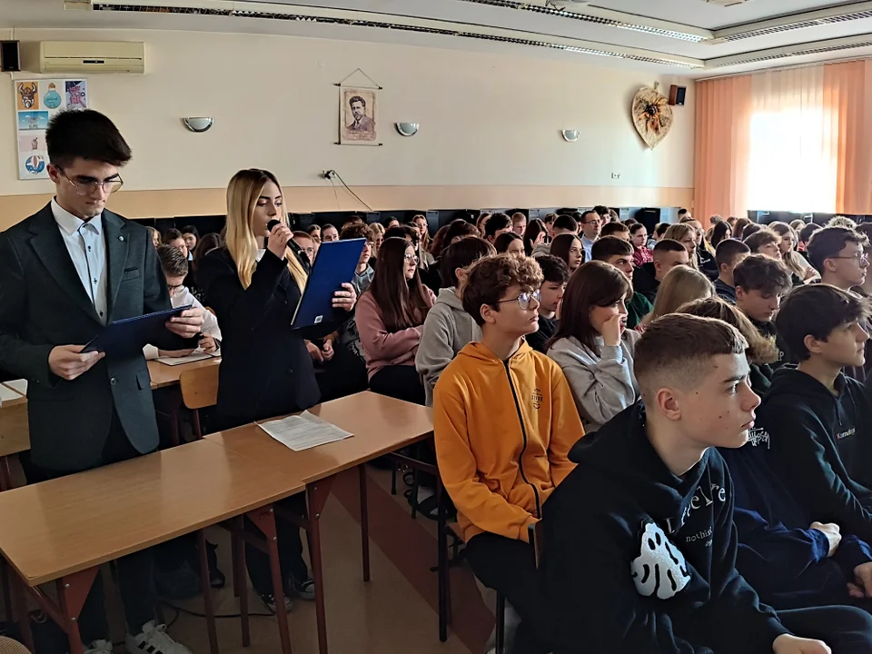 Multimedialne spotkania historyczne w ZS nr 3 w Łukowie