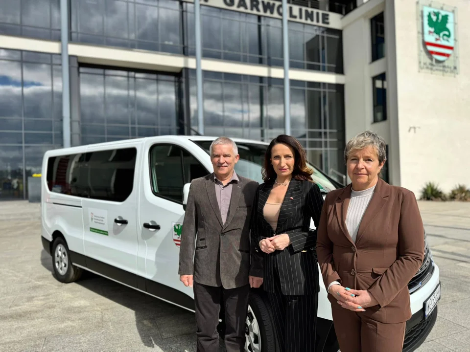 Powiat zakupił nowoczesny samochód