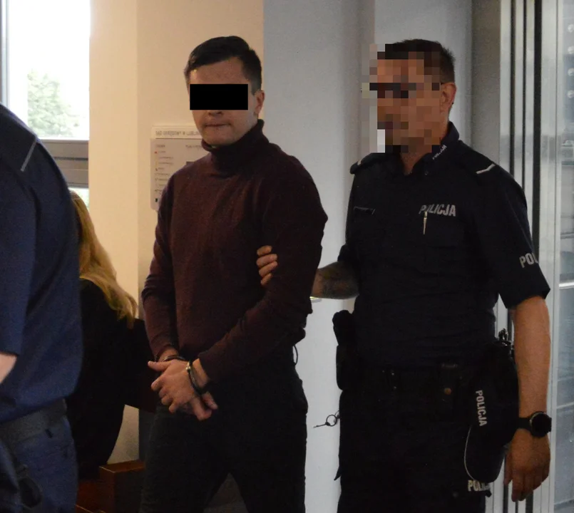 Ruszył proces w sprawie krwawego ataku przy ul. Melomanów. "Starałem się owinąć go w firankę przed przyjazdem ratowników"