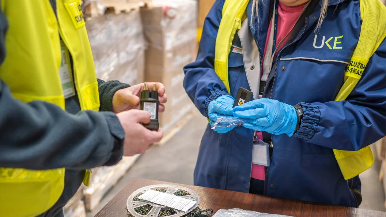 Lublin: KAS skontrolowała przesyłki. Nieprawidłowości w ok. 21% towarów