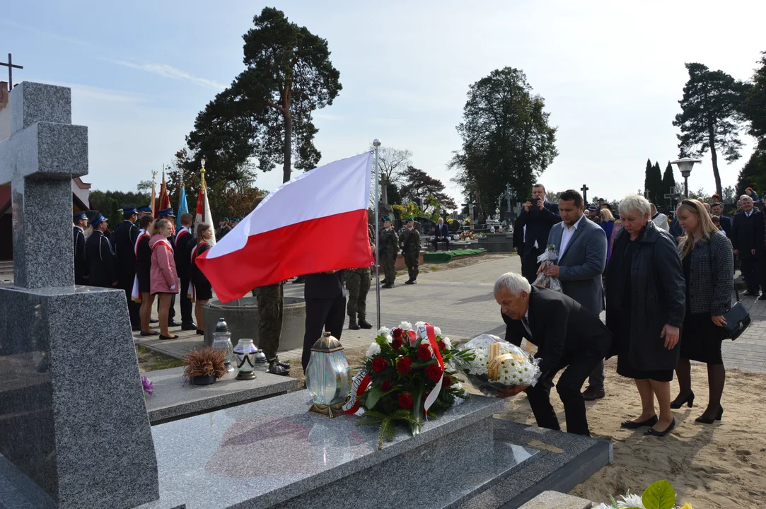 Odsłonięcie nagrobka żołnierza AK Karola Chlebickiego w Chodlu