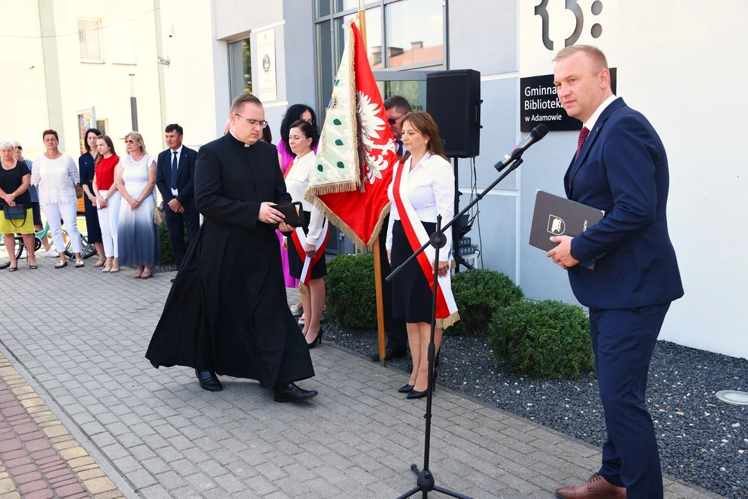 Odsłonięcie tablicy w Adamowie