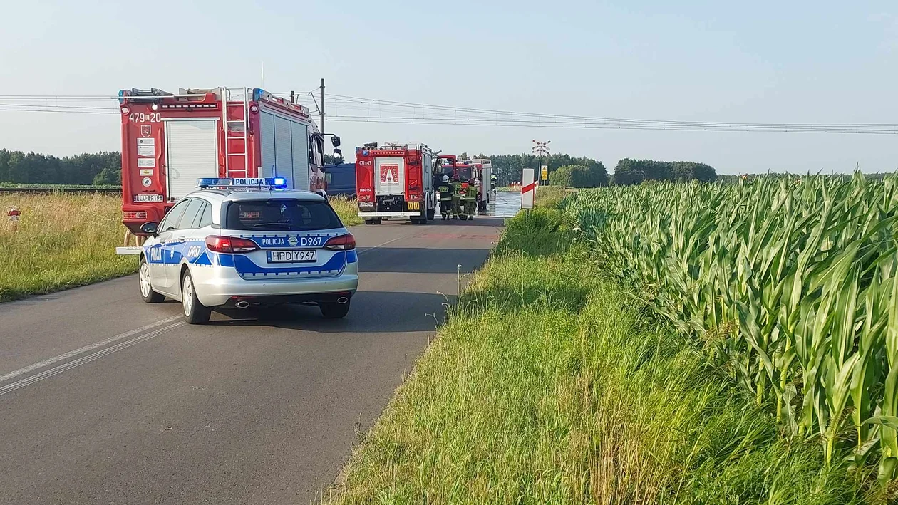 Wjechał pod lokomotywę, bo oślepiło go słońce.