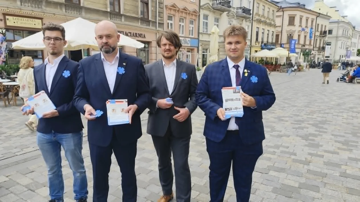 Poseł Pejo: "Jeśli Ukraina nadal będzie pluć w twarz Polakom to niestety nie będzie pomocy z naszej strony". Akcja Konfederacji  na lubelskim deptaku