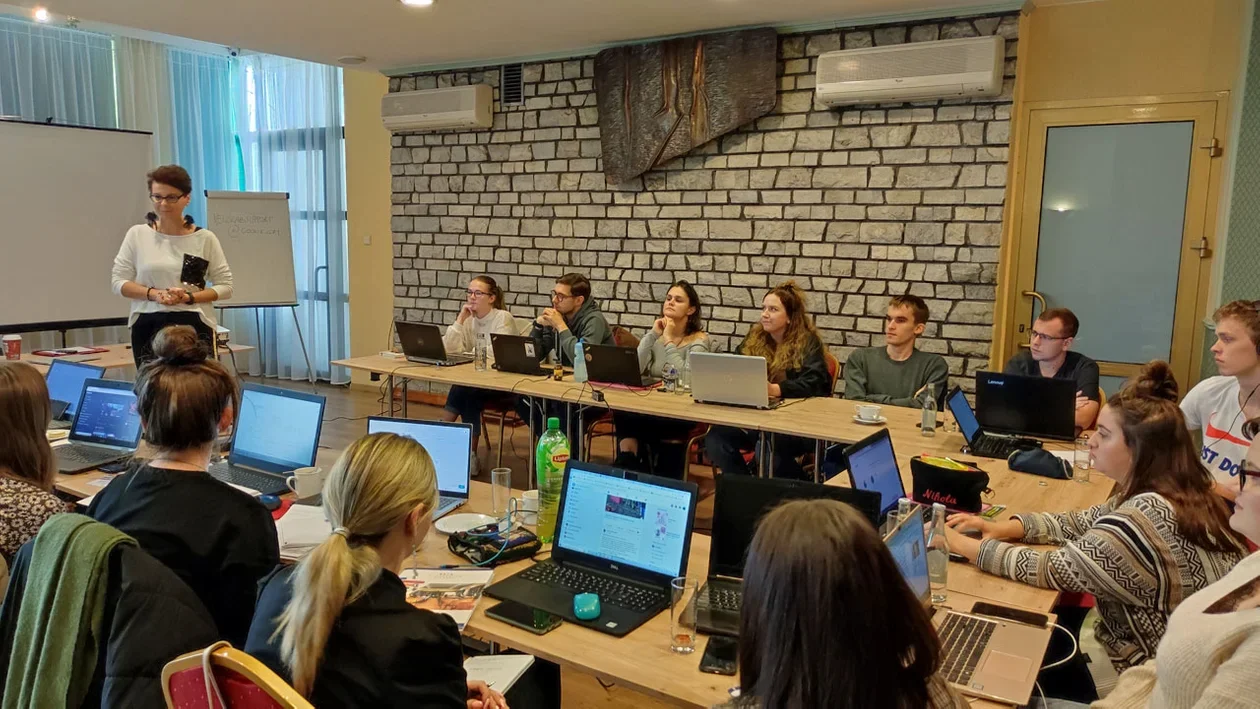 Zakończył się E-Journalism Academy Camp 2022 - najważniejszy i całkowicie darmowy obóz szkoleniowy dla młodych dziennikarzy w tym roku - Zdjęcie główne