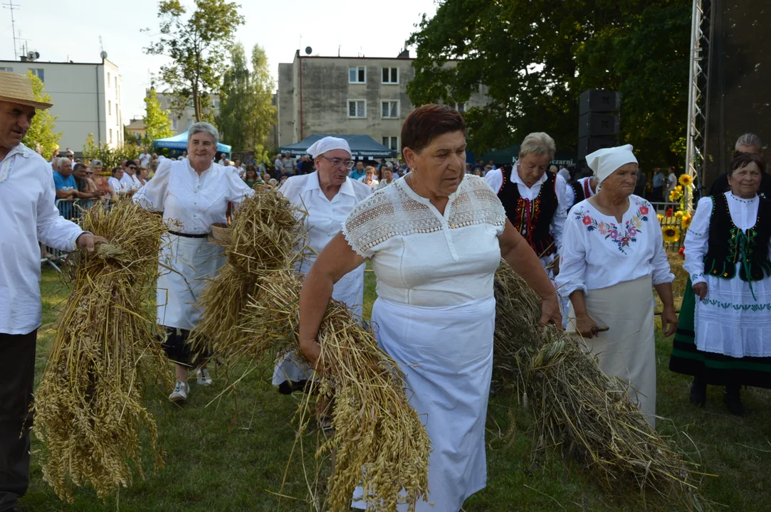 W niedzielę w Józefowie nad Wisłą odbyły się Dożynki Gminne