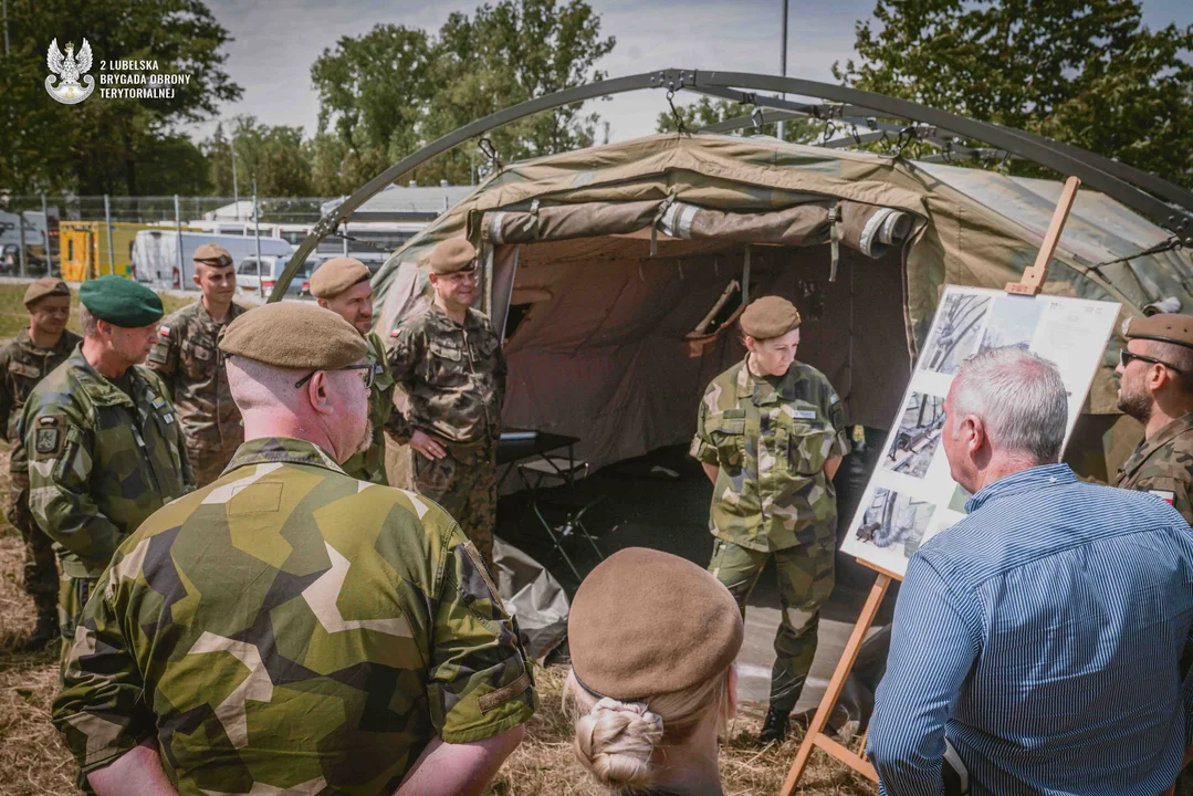 Szwedzcy terytorialsi odwiedzili lubelskich. Była symulacja ewakuacji rannego i wizyta na granicy