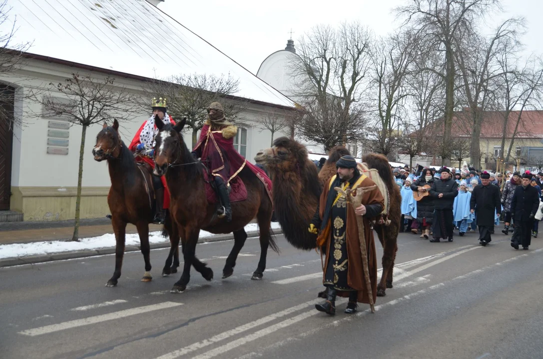 Orszak Trzech Króli przeszedł ulicami Radzynia - Zdjęcie główne