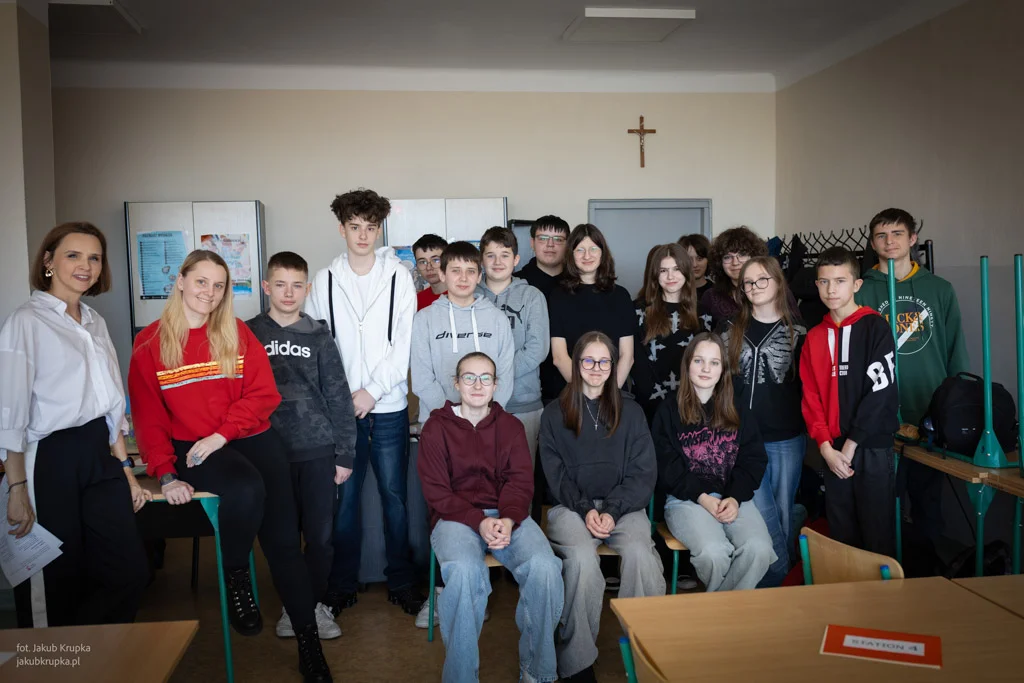 Ósmoklasiści z SP3 z wizytą w II LO (zdjęcia) - Zdjęcie główne