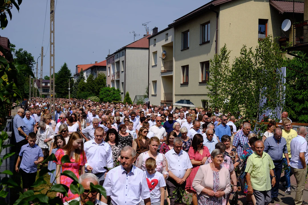 Procesja Bożego Ciała w parafii Matki Kościoła w Łukowie