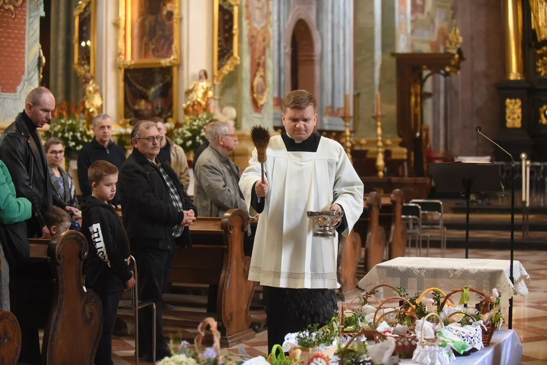 Wielka Sobota. Święcenie pokarmów w lubelskich kościołach [ZDJĘCIA] - Zdjęcie główne