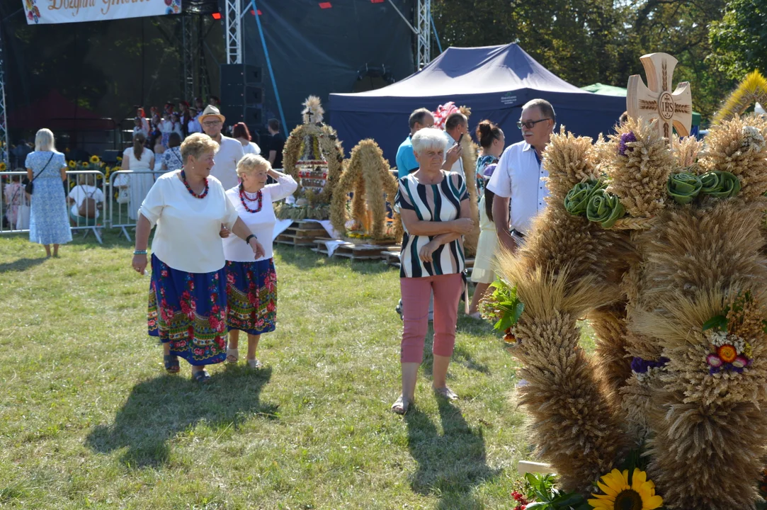 W niedzielę w Józefowie nad Wisłą odbyły się Dożynki Gminne