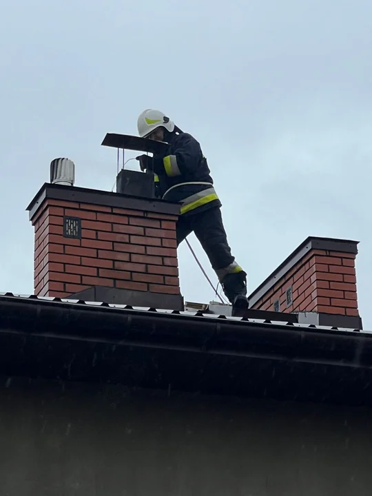 Pracowite święta strażaków z Serokomli. Druhowie gasili pożar sadzy - Zdjęcie główne