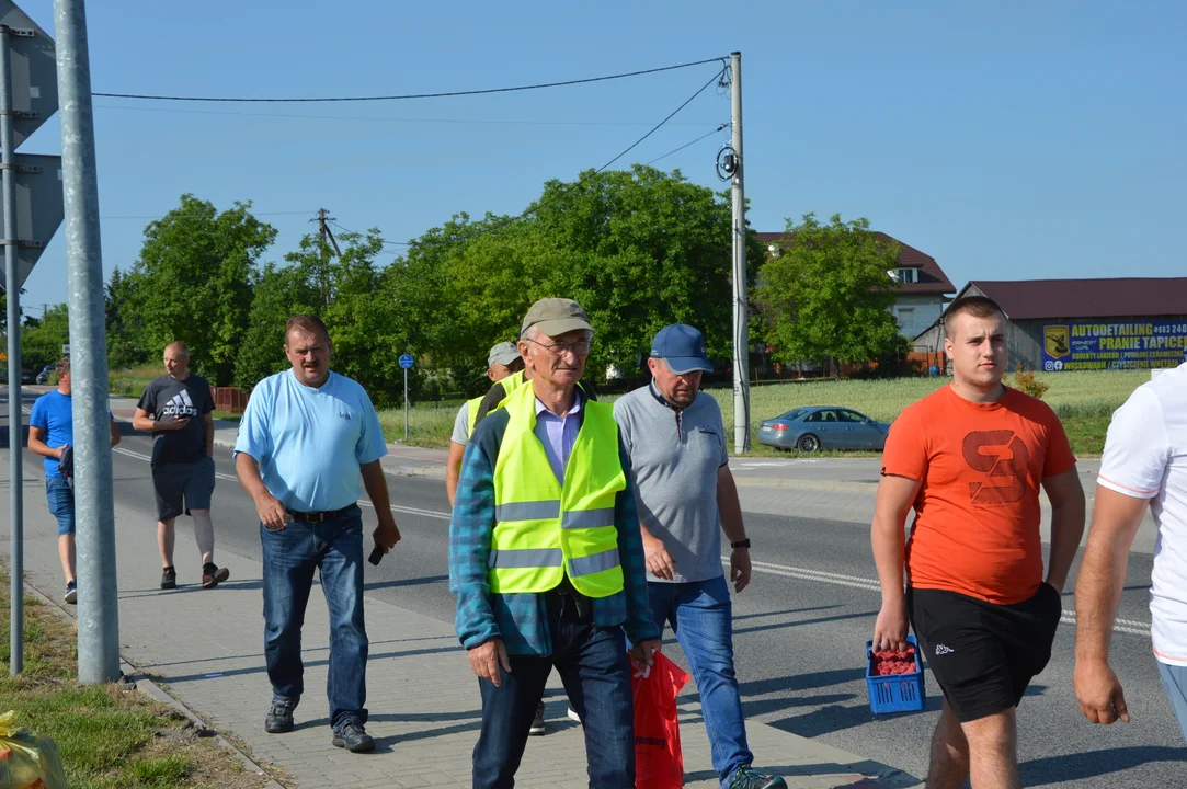 Poniedziałkowa akcja protestacyjna producentów malin w Opolu Lubelskim