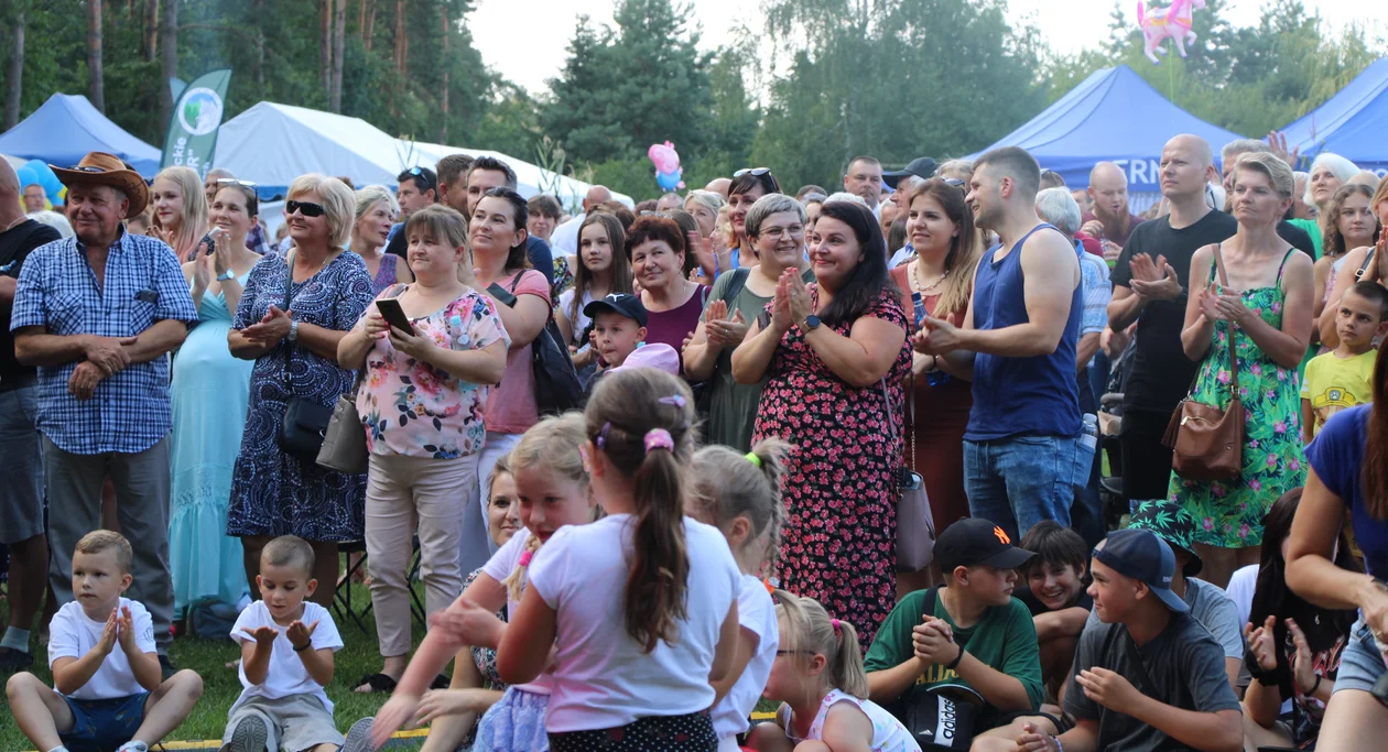 Pokaz talentów na dożynkach w Sernikach