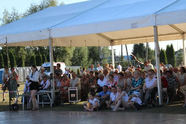 Gmina Poniatowa świętowała zakończenie żniw (foto cz. 1) - Zdjęcie główne