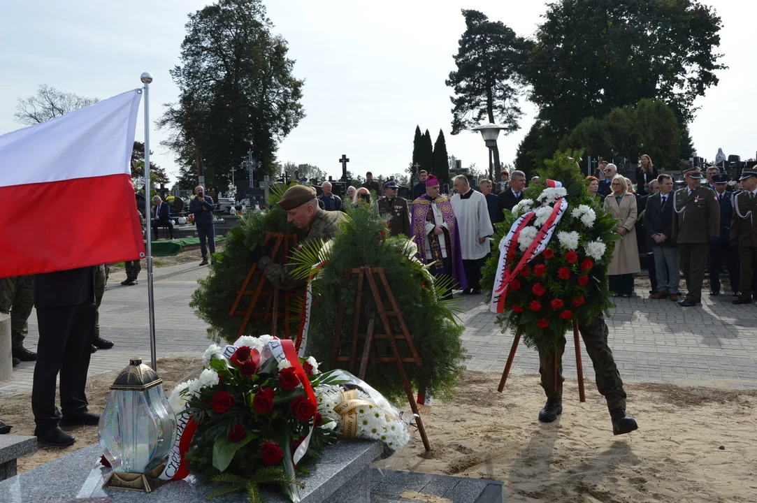 Odsłonięcie nagrobka żołnierza AK Karola Chlebickiego w Chodlu