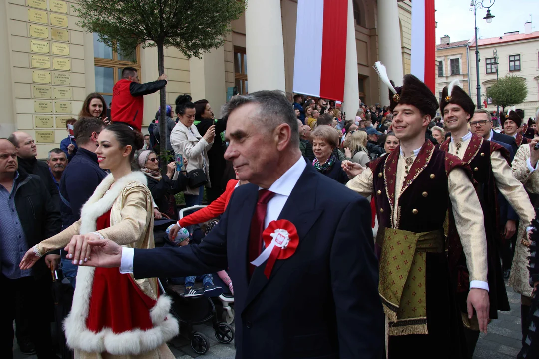 Obchody 3 maja w Lublinie. Mieszkańcy zatańczyli wspólnie Poloneza