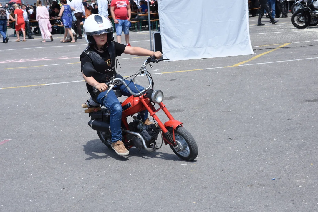 Motocykliści opanowali Łuków. Część I