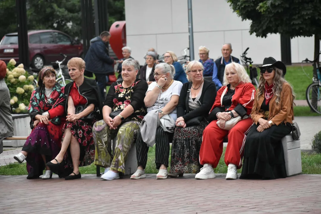 Potańcówka przy fontannie