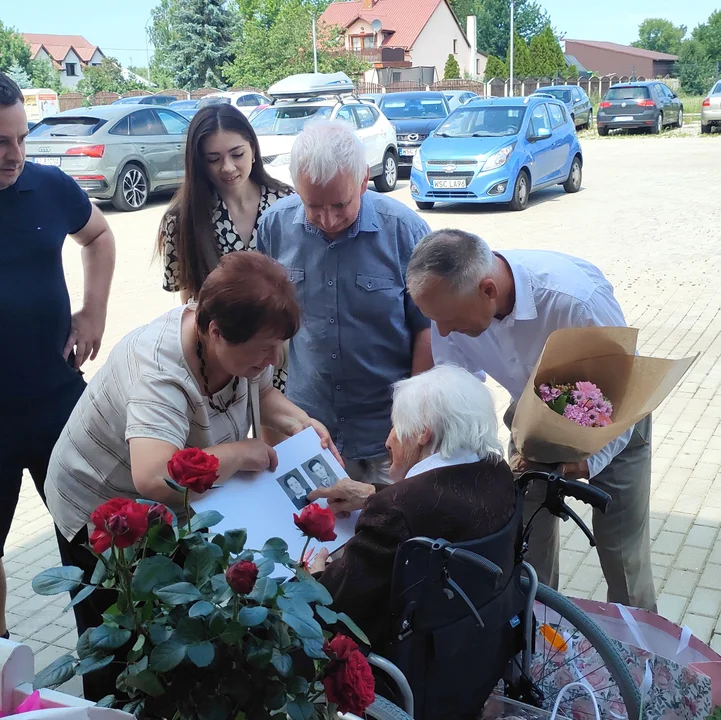 100 urodziny Pani Emilii Grudzień z Niedźwiadki