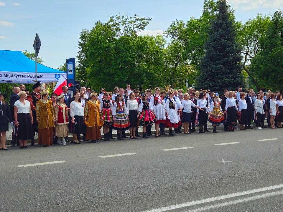 Międzyrzec ponownie zatańczył poloneza. Nowy burmistrz w pierwszej parze (ZDJĘCIA) - Zdjęcie główne