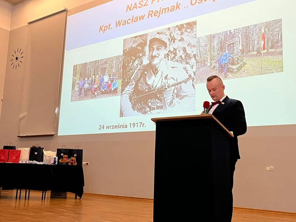 Odznaczenia dla krwiodawców z HDK Ostoja w Łukowie (zdjęcia). Konferencja z okazji 5 –lecia działalności klubu.