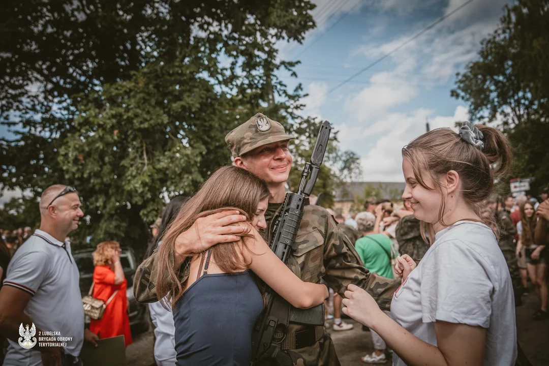 Nowi lubelscy terytorialsi złożyli przysięgę wojskową. Władysław Kosiniak-Kamysz: "Stajecie się częścią zespołu"