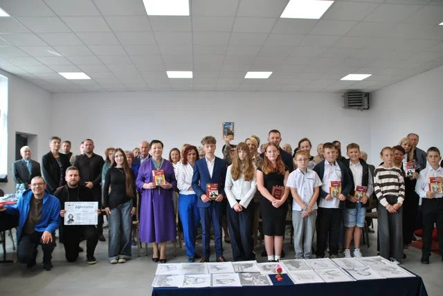 Zaczęło się w domu. Dziś Narodowe Czytanie łączy całe Osiny - Zdjęcie główne