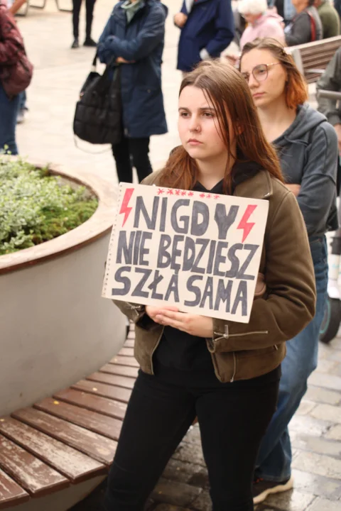 "Ani jednej więcej". Protest w Lublinie po śmierci ciężarnej Doroty