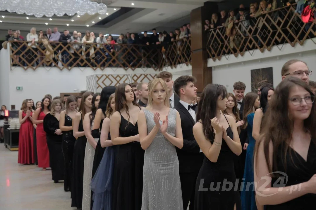 Najpiękniejsze kreacje z lubelskich studniówek. Sprawdźcie, co królowało na balach (cz.2)