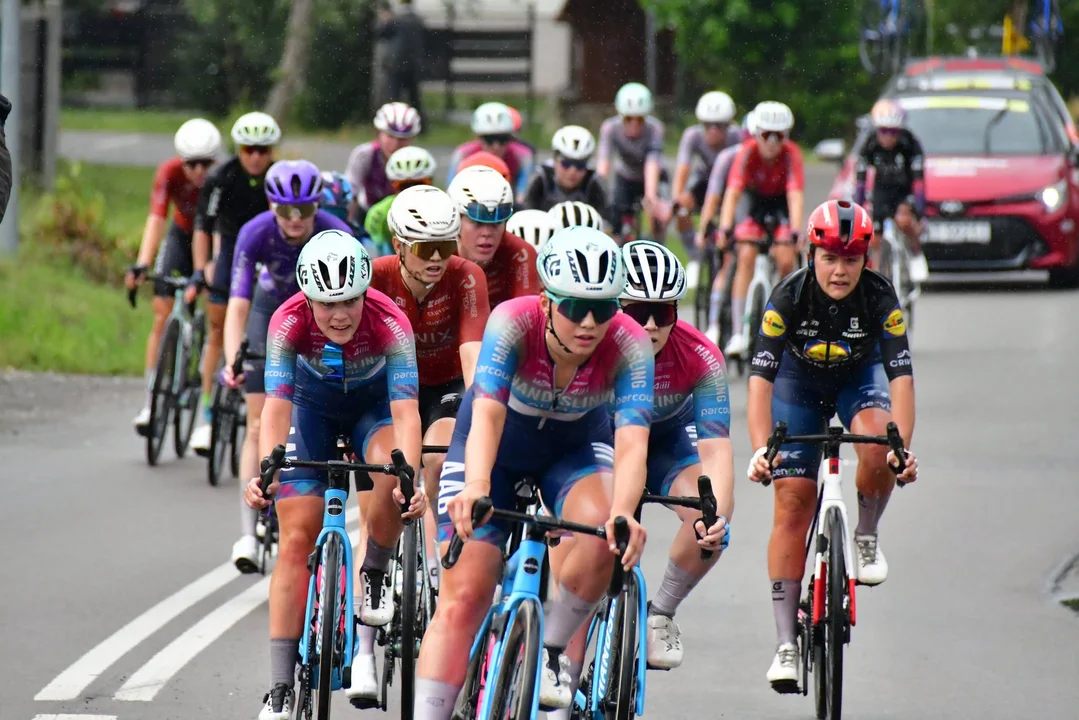 Wielkie kolarskie święto na ziemi biłgorajskiej! Przejechał Tour de Pologne Women 2026 (foto) - Zdjęcie główne