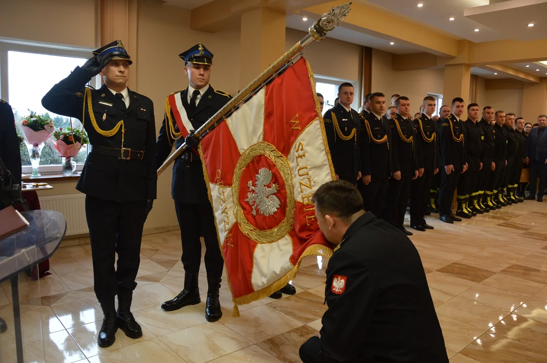 Powiat: Komendant Kowalczyk już na emeryturze. Strażacy z Państwowej Straży Pożarnej pożegnali swojego szefa (ZDJĘCIA) - Zdjęcie główne