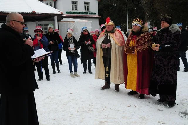 Trzej Królowie zawitali do Nałęczowa (foto) - Zdjęcie główne