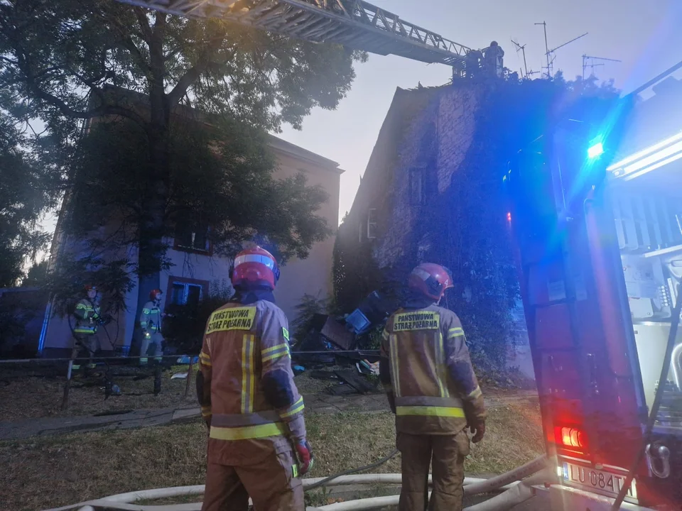 Lublin: Tragiczny pożar kamienicy. Policjanci i strażacy podają wstępne ustalenia