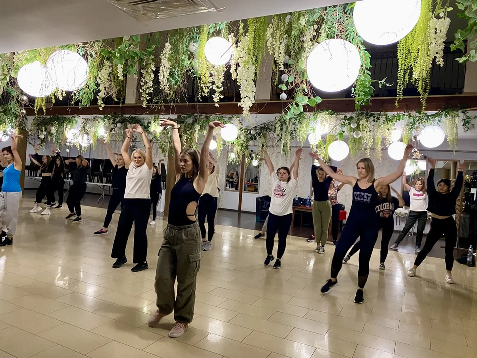 Już w styczniu warsztaty taneczne dla kobiet z Izą Zarzycką – tancerką i choreografem. Łukowianka tańczyła na scenie u boku wielkich gwiazd - Zdjęcie główne