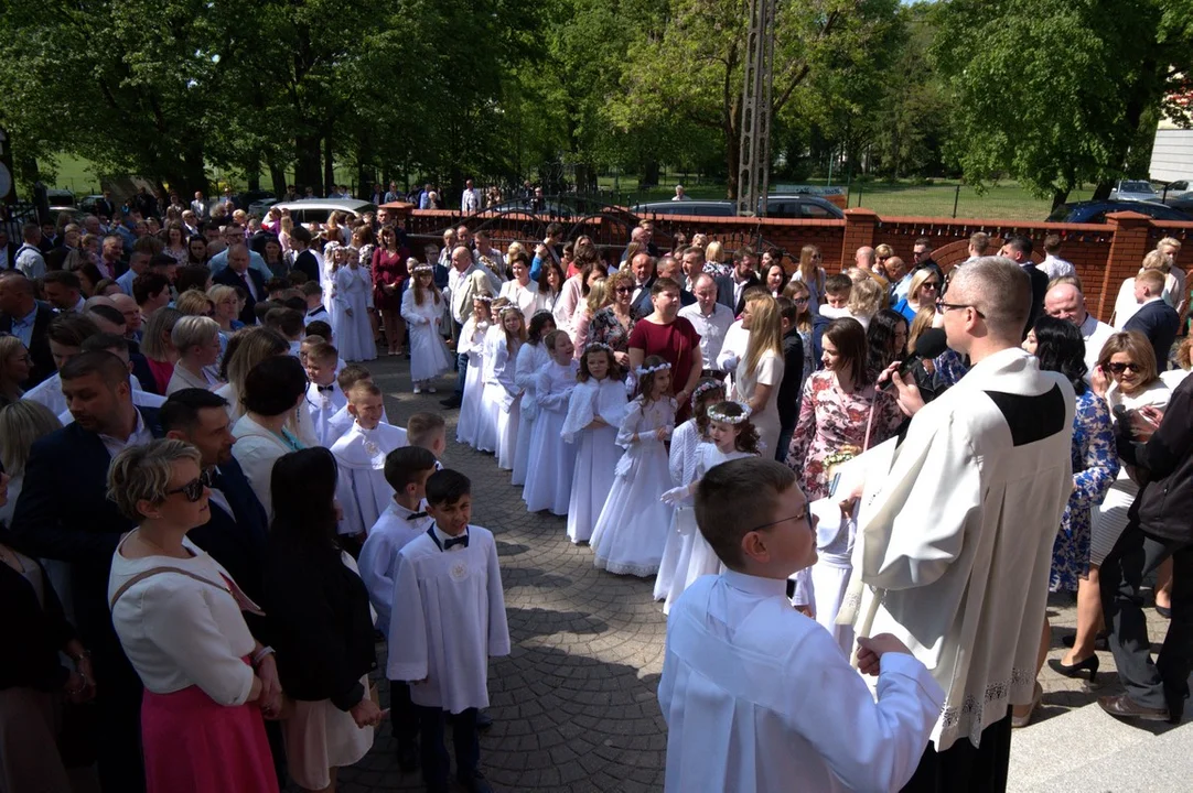 I Komunia Święta w parafii pw. Św. Brata Alberta w Puławach (galeria) - Zdjęcie główne