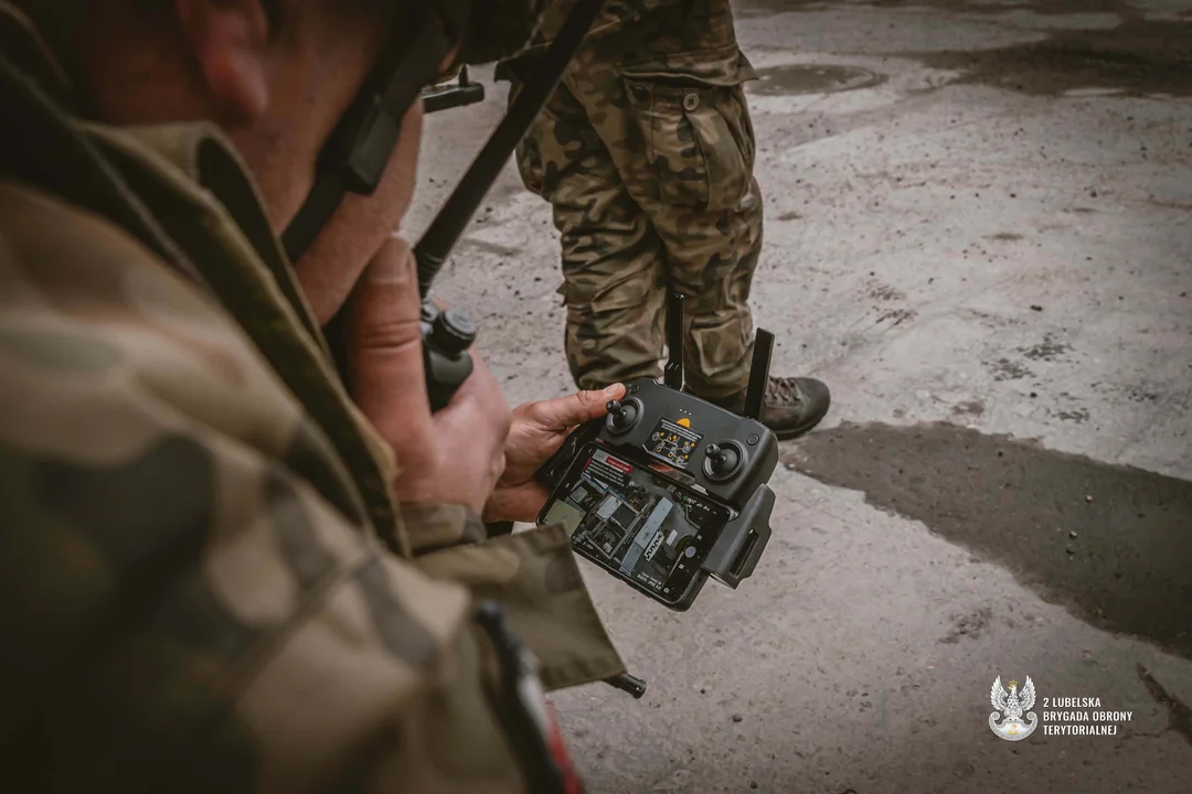 Lubelscy terytorialsi przeprowadzili szturm i unieszkodliwili terrorystów. Ćwiczenia w zakładzie produkcyjnym